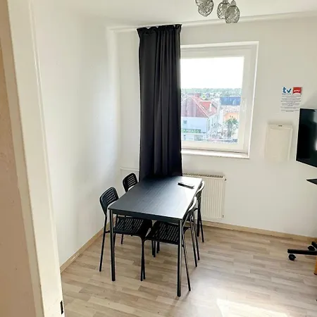 Work And Near Frankfurt Airport 2br And Balcony