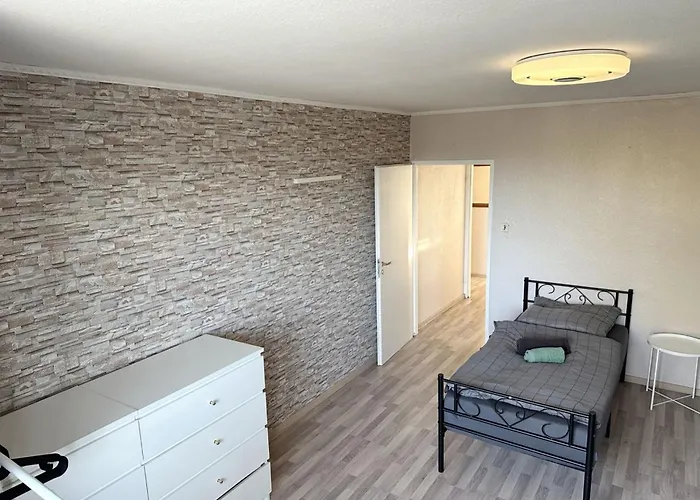Work And Stay Near Frankfurt Airport 2Br And Balcony